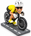 Caricature Mestieri in resina "Il Ciclista in Maglia gialla" H. 15 cm Confezionata in scatola regalo