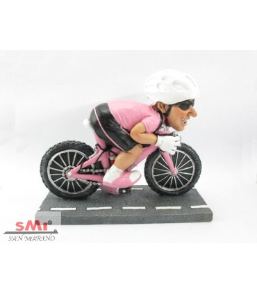 Caricature Mestieri in resina "Il Ciclista in Maglia rosa" H. 15 cm Confezionata in scatola regalo